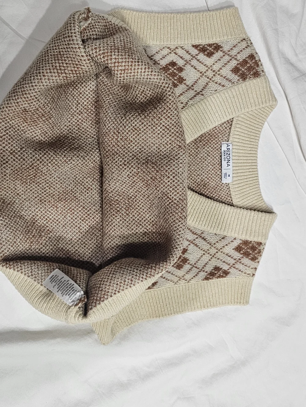 Arizona Jean Company Cream and Brown Argyle V-Neck Sweater Vest Size M Woman